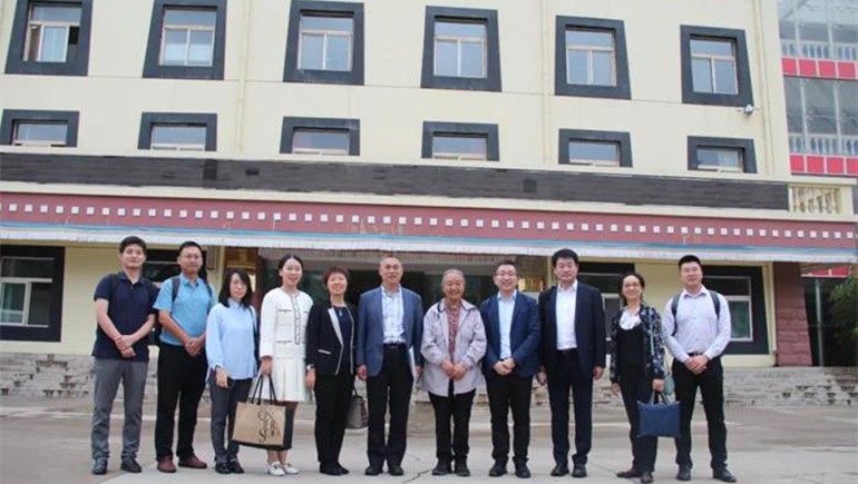 百洋投資集團總經理徐曉陽一行蒞臨奇正參觀考察