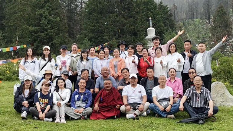 奇正集團(tuán)達(dá)爾宗圣湖祈?；顒?dòng)